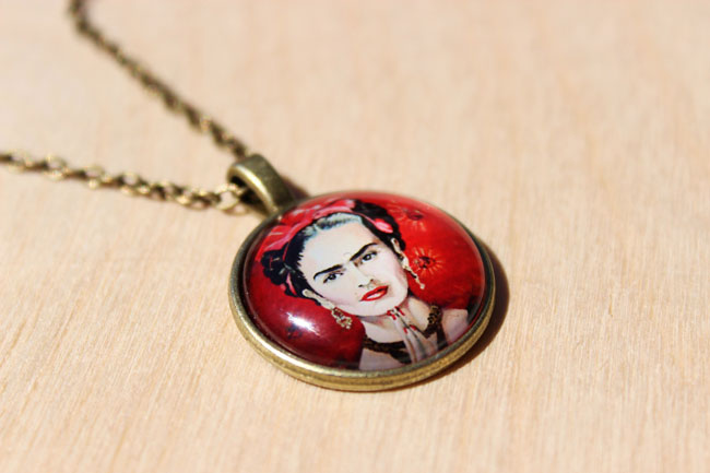 Frida Kahlo tuvo problemas en su columna después de un accidente de tráfico