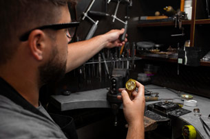 Día Internacional del Joyero y Relojero