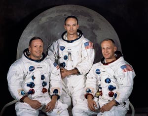 Tripulación del Apolo 11. De izquierda a derecha: Neil Armstrong, Michael Collins y Buzz Aldrin. NASA Tripulación del Apolo 11. De izquierda a derecha: Neil Armstrong, Michael Collins y Buzz Aldrin. NASA