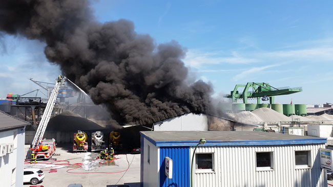 Incendio en una fábrica