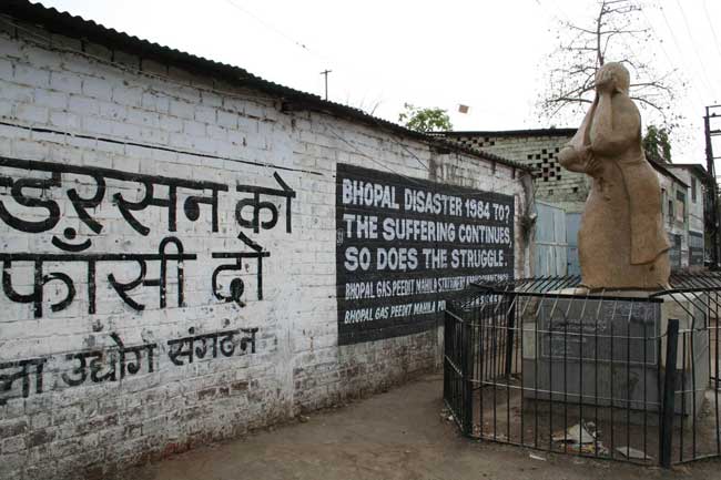 Monumento a las víctimas de Bhopal