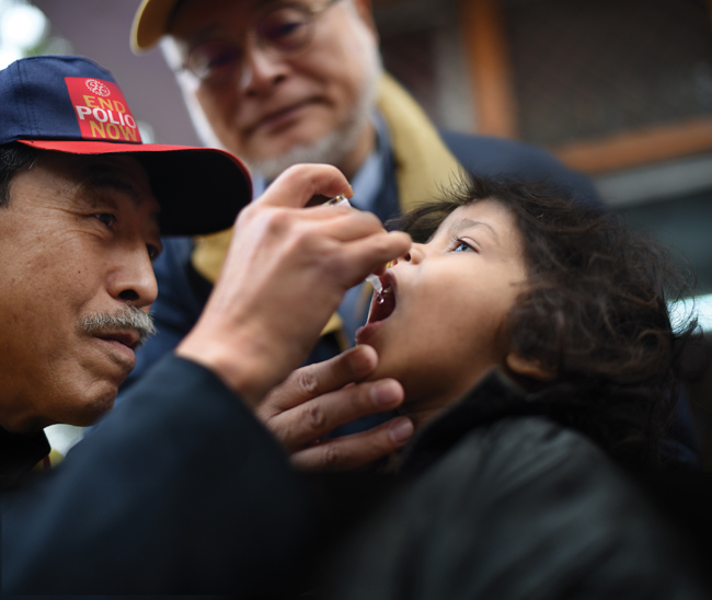 La vacuna contra la polio se administra vía oral. © Rotary International